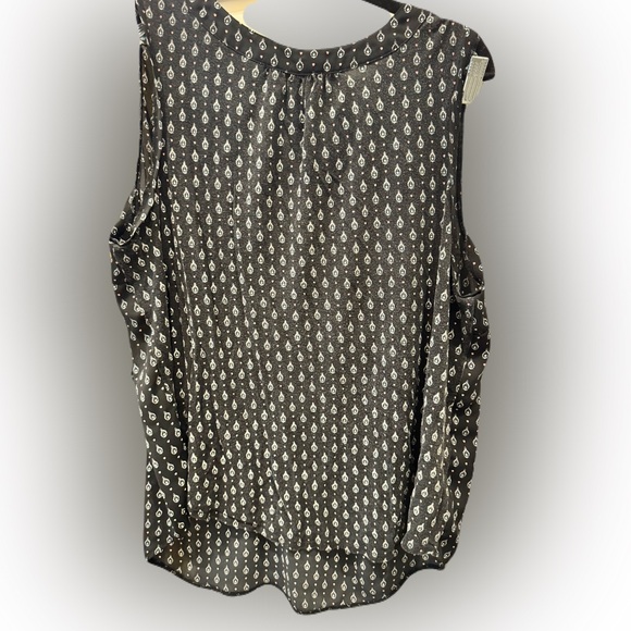 Loft plus tank top size 16 blue and white patterned - Picture 2 of 4